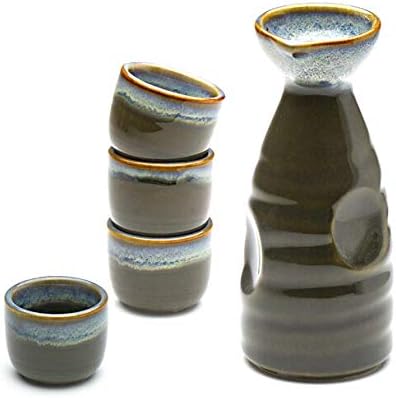 Порцеланов комплект за саке в Прозрачна глазура, 1 Бутилка и 4 Чаши (маслинено-зелен цвят)