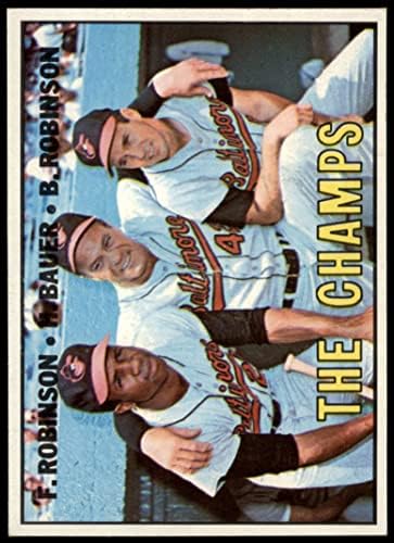 1967 Начело на 1 The Champs Франк Робинсън/Брукс Робинсън/Ханк Бауър Балтимор Ориолс (Бейзболна картичка) EX/MT+ Ориолс